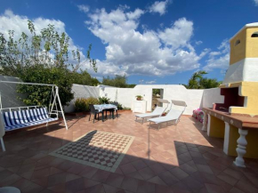 A soli 10 minuti a piedi dal mare più bello! Villa casa vacanza Silvana e Roni San Pietro In Bevagna